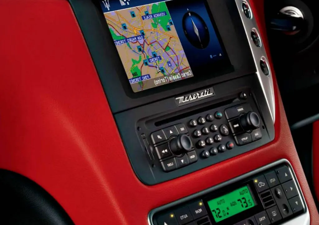 maserati granturismo 2008 old infotainment