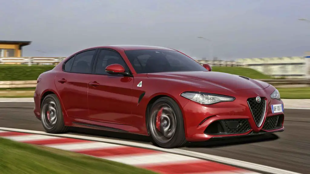 Alfa Romeo Quadrifoglio vs Maserati Ghibli Trofeo