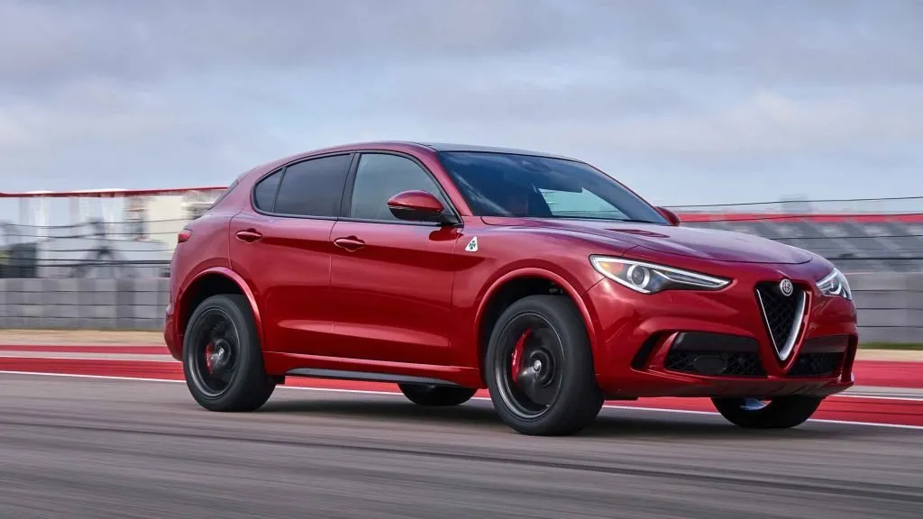 Alfa Romeo Stelvio Quadrifoglio vs Maserati Levante Trofeo