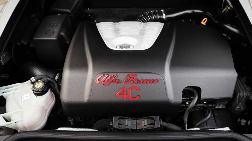 alfa romeo 4c engine