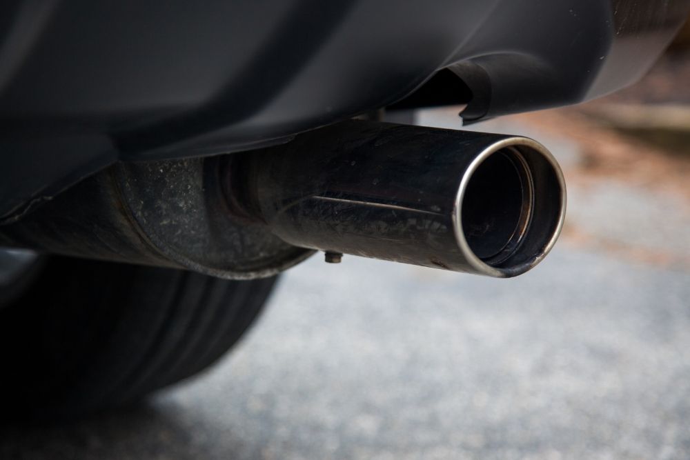 How does a muffler work?