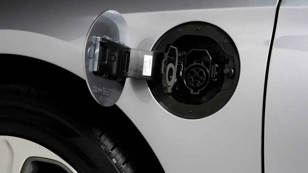 2016 Hyundai Sonata hybrid charging point