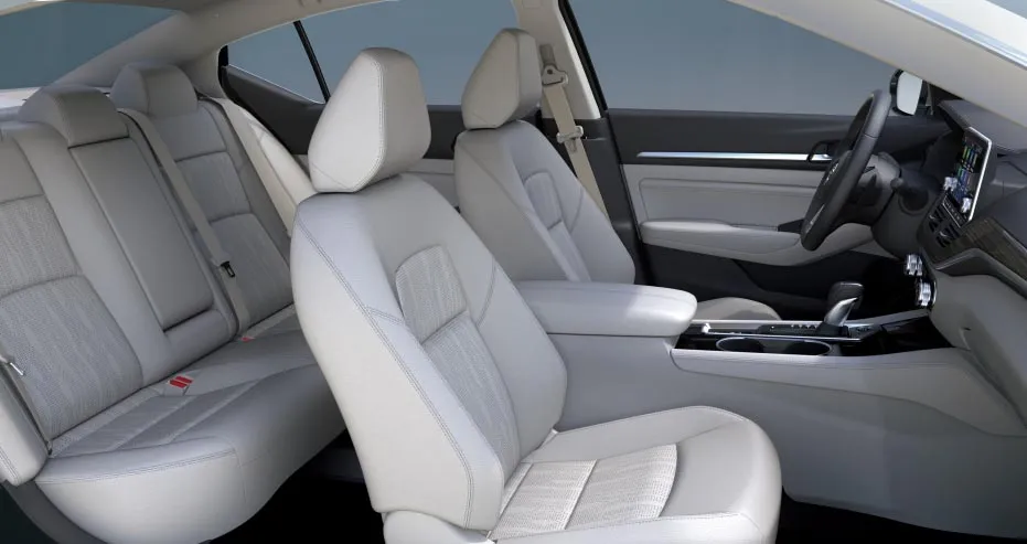 2020 Nissan Altima Platinum interior