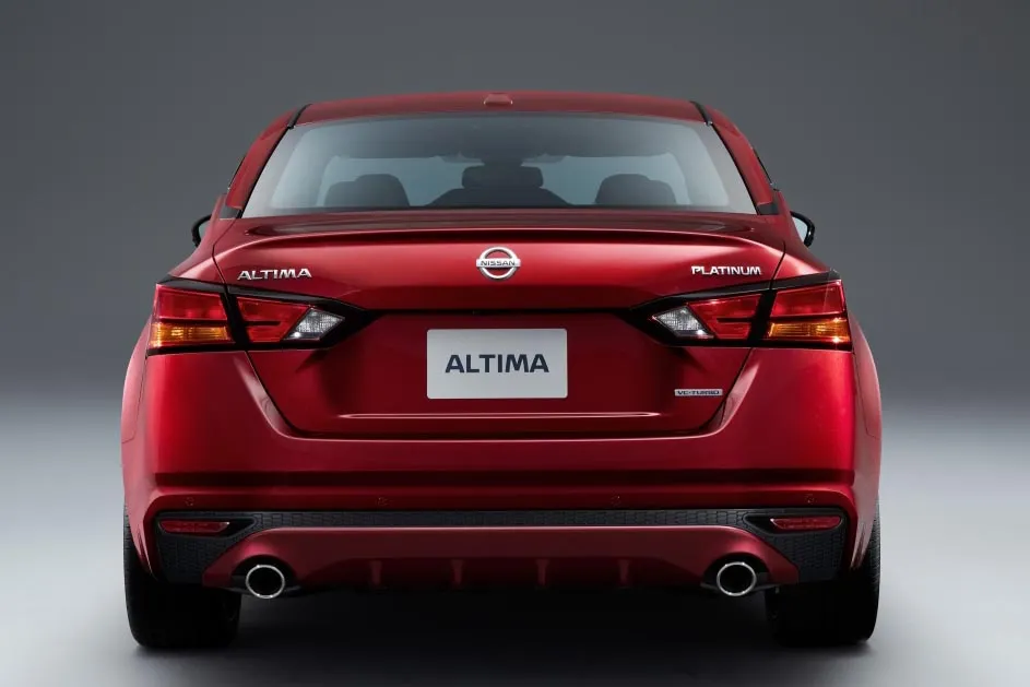 2020 Nissan Altima Platinum rear