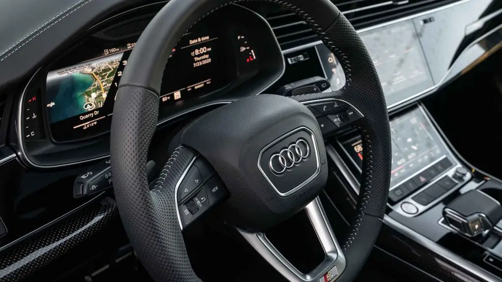 2021 Audi SQ8 steering wheel
