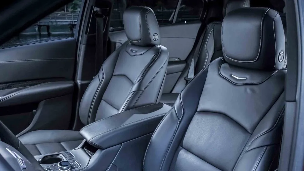 2021 Cadillac XT4 front seats