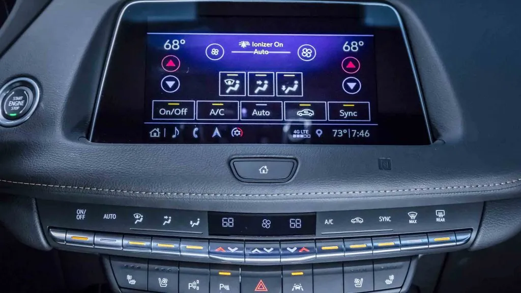 2021 Cadillac XT4 infotainment