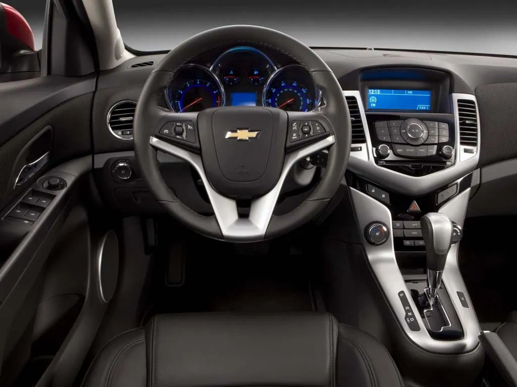 2013 chevy cruze interior