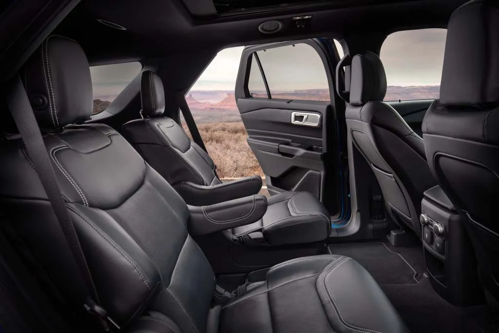 2021 ford explorer st seats