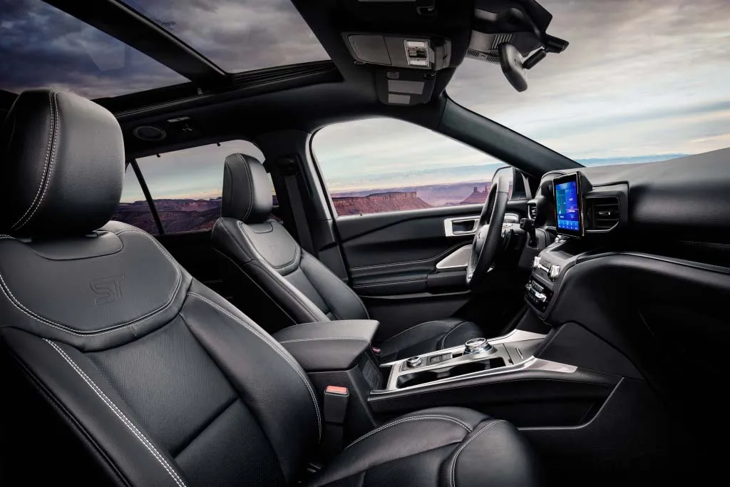 2021 ford explorer st seats