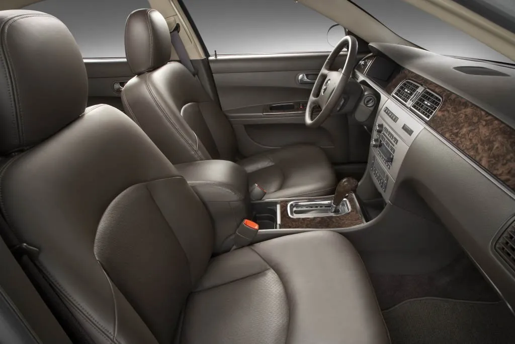 2008 Buick Lacrosse interior