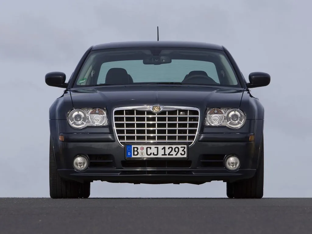 2008 chrysler 300 srt8 front