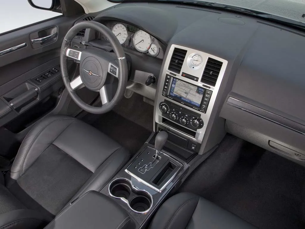 2008 chrysler 300 srt8 interior top view