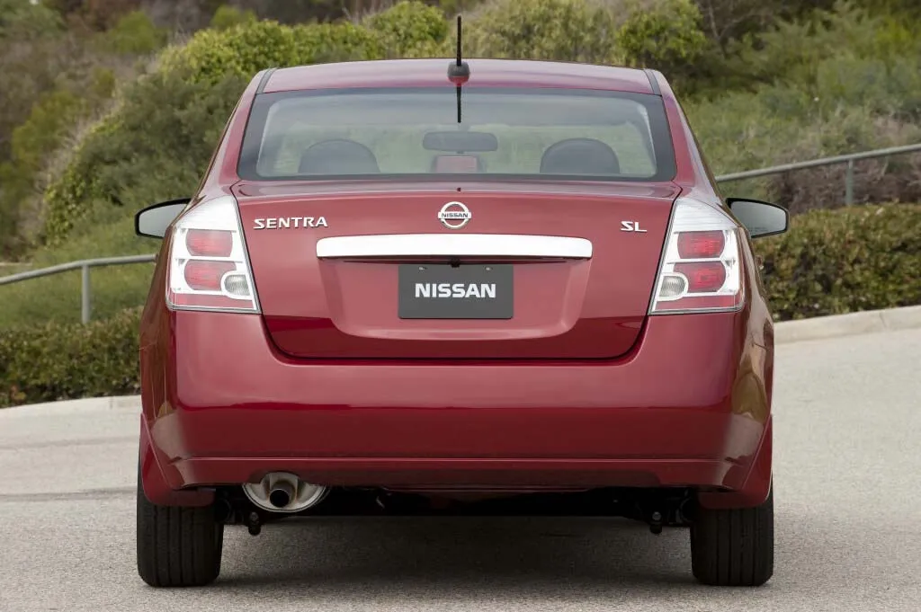 2010 nissan sentra rear