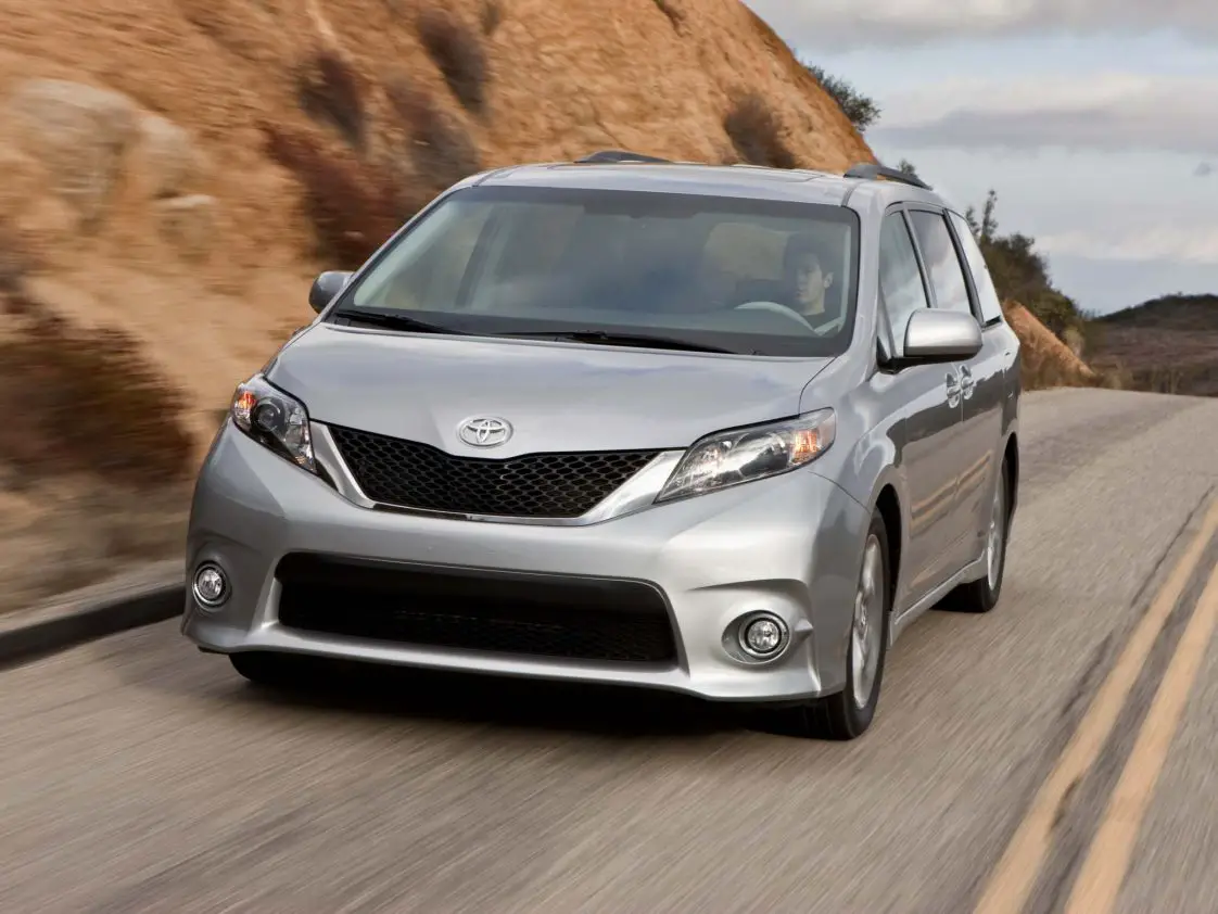 The 2012 Toyota Sienna Detailed Review