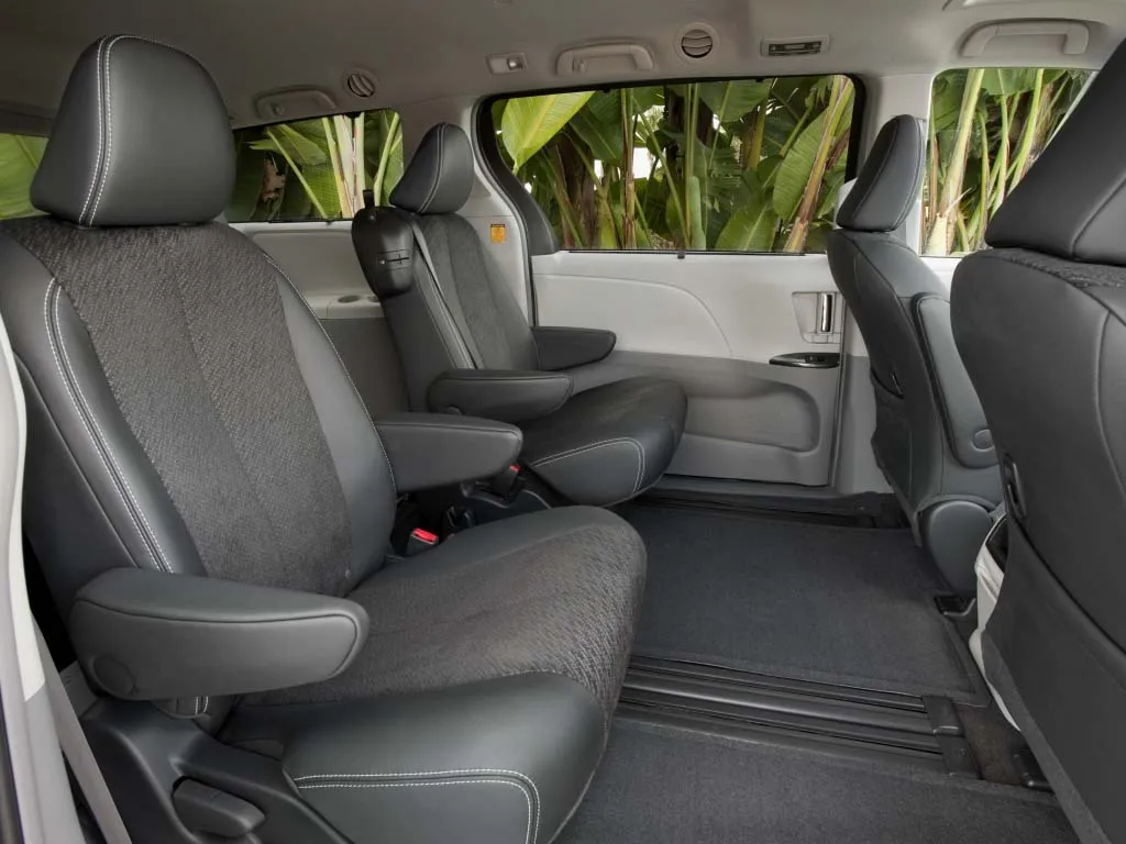 2012 toyota sienna interior