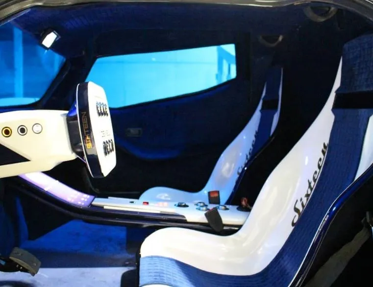 devil 16 interior