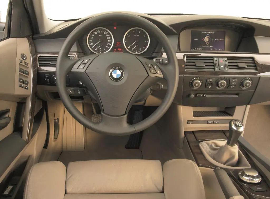 2006 bmw 530i interior