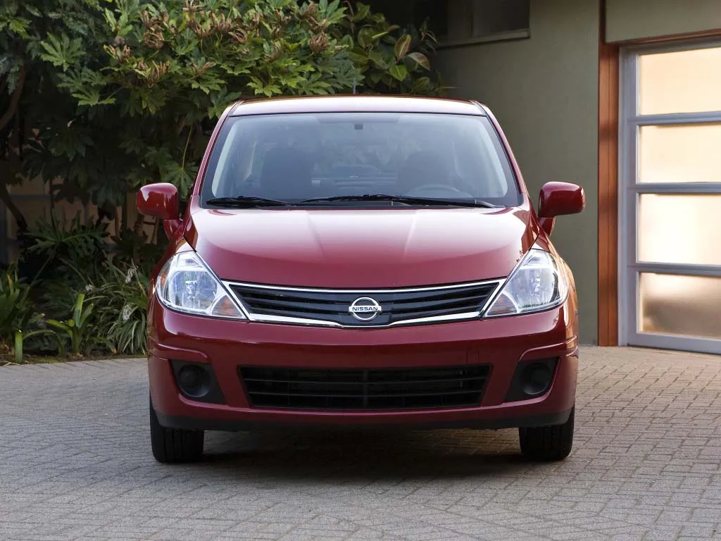 2011 nissan versa